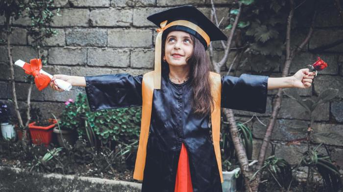 40 Ucapan Selamat Wisuda untuk Anak SD, Menyentuh Hati - Ragam Bola.com